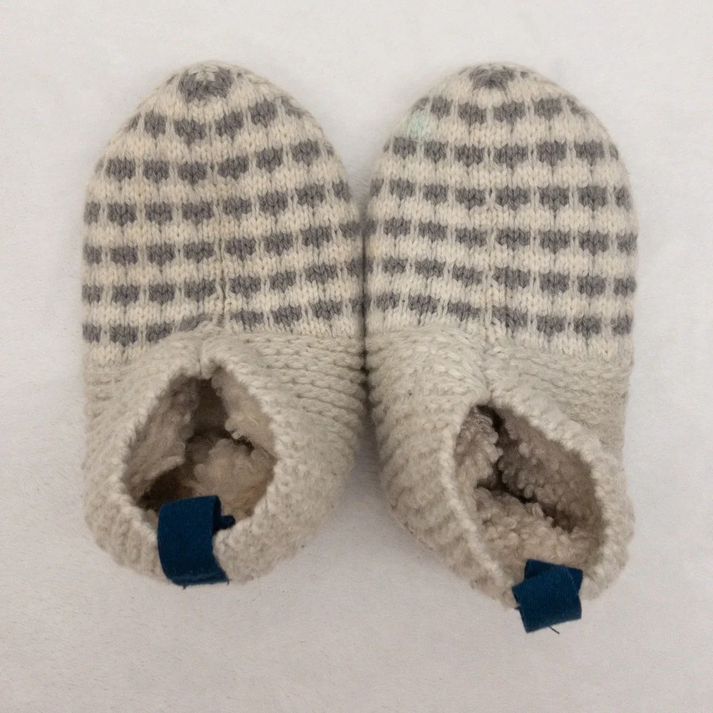 Bombas Gripper‎ Slipper Socks Toddler Size 5-7 Gray Cream Knit Sherpa Lined Kids